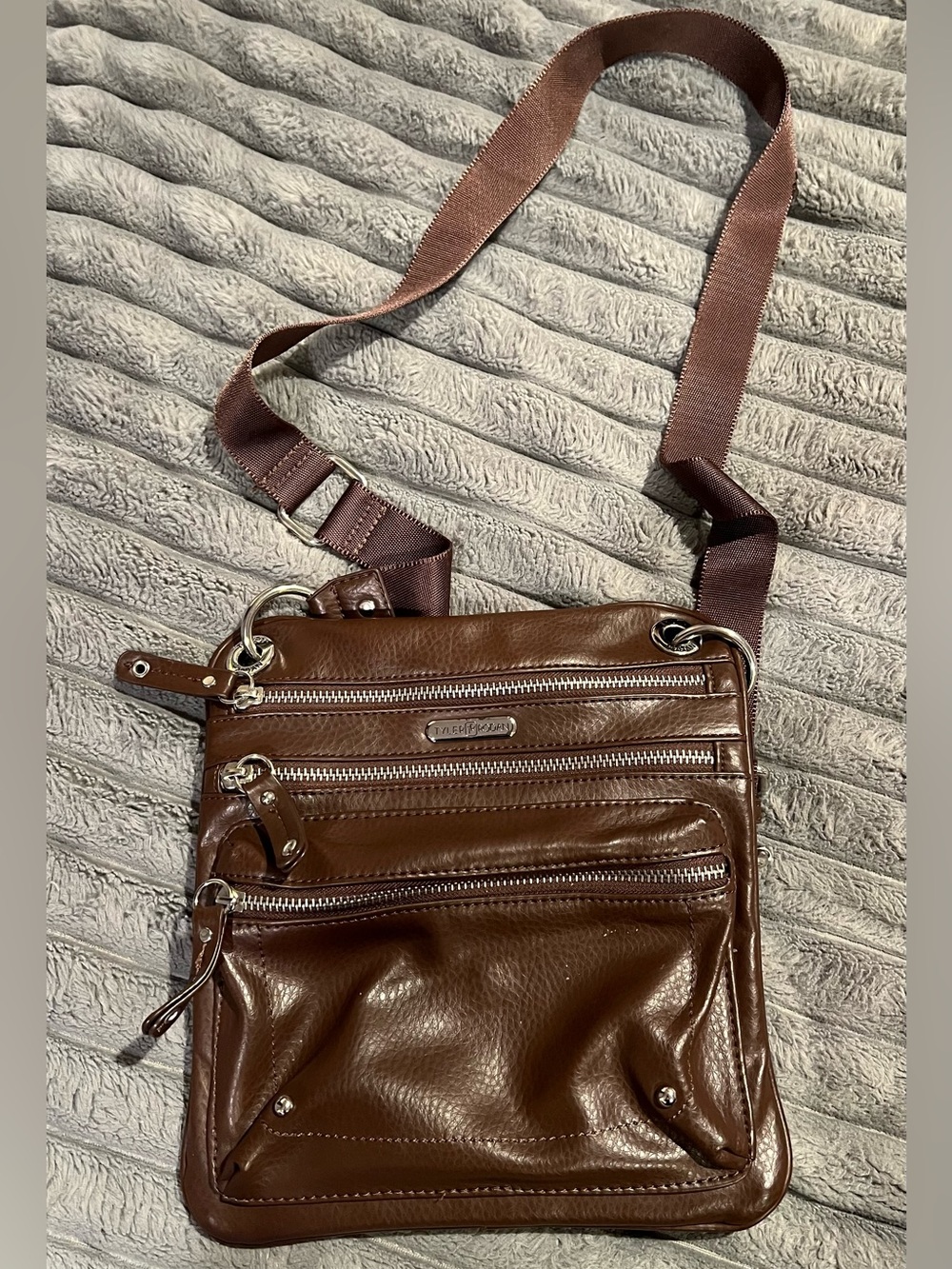 TYLER RODAN FAUX LEATHER BROWN CROSSBODY OR SHOULDER MESSENGER ADJUSTABLE STRAP